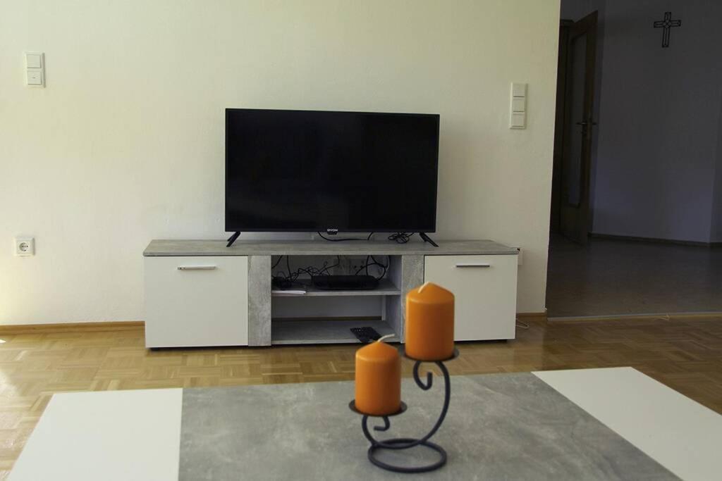 Schoene Helle Ferienwohnung In Waldnaehe Berching Exterior foto