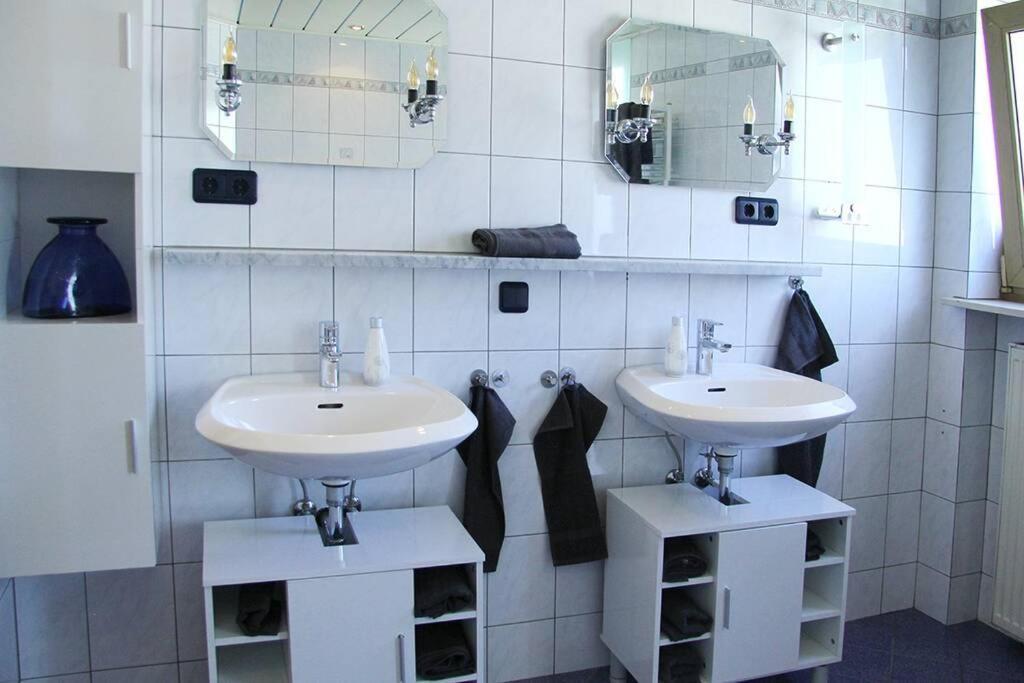 Schoene Helle Ferienwohnung In Waldnaehe Berching Exterior foto
